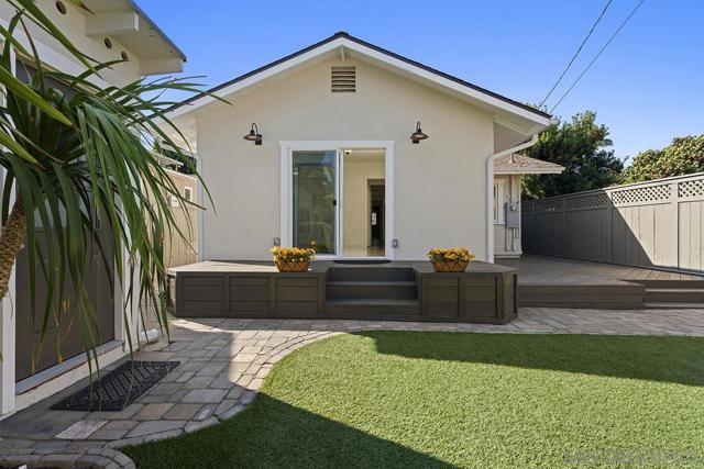 311 B Ave, Coronado CA: https://media.crmls.org/mediaz/ff6c6913-4a2c-4f03-86eb-89ad01757bf7.jpg