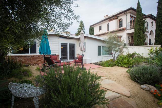 Detail Gallery Image 16 of 17 For 7209 Draper, La Jolla,  CA 92037 - 3 Beds | 3 Baths