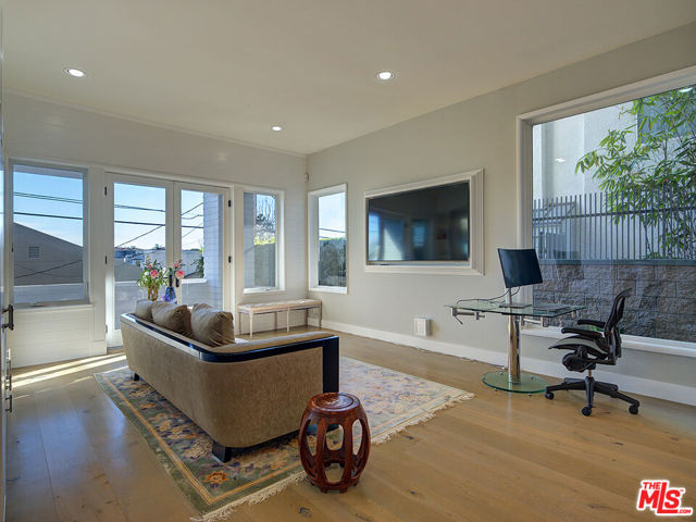 7800 Veragua Drive, Playa del Rey CA: https://media.crmls.org/mediaz/ff6db555-dc05-4c09-91c8-75b61701d99d.jpg