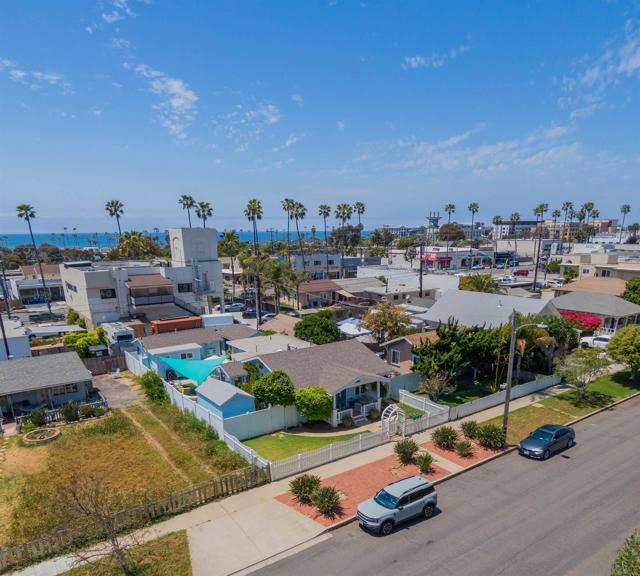 321 S Freeman, Oceanside CA: https://media.crmls.org/mediaz/ff6de84c-8cb4-4ad5-bd52-0b25d67e98d4.jpg