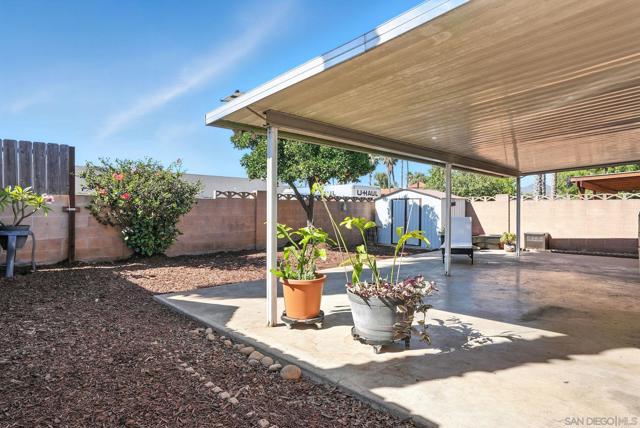 1622 Cherry Place, Escondido CA: https://media.crmls.org/mediaz/ff6e035b-7b22-4a7c-af90-9d422f73ac84.jpg