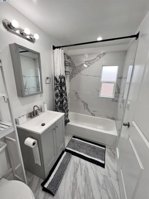 Image 4 of 59 For 2636 3rd St  