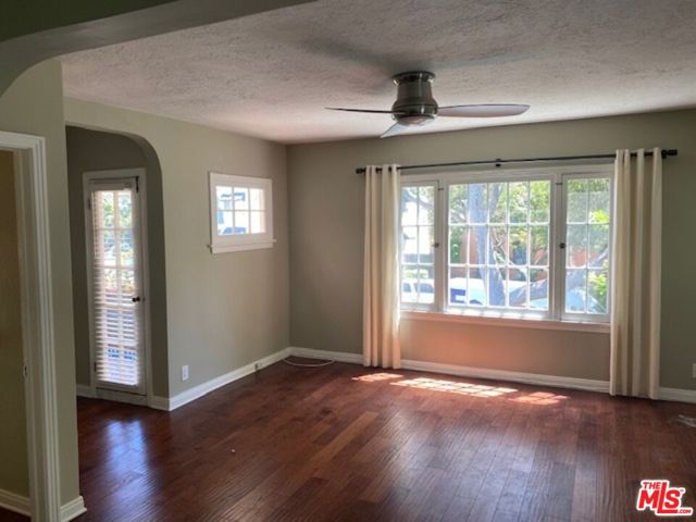 745 -747 1/4 N Hayworth Avenue, Los Angeles CA: https://media.crmls.org/mediaz/ff71016e-24d4-43b4-8ece-bc2ac2983a1f.jpg