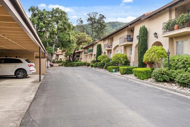 18400 Overlook Road, Los Gatos CA: https://media.crmls.org/mediaz/ff7131e1-bba1-4f59-8412-9cd96268d7b7.jpg