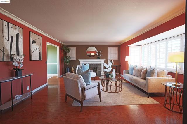 8071 Phaeton, Oakland CA: https://media.crmls.org/mediaz/ff734b1a-cb24-44ae-98c0-e3d84c43d372.jpg