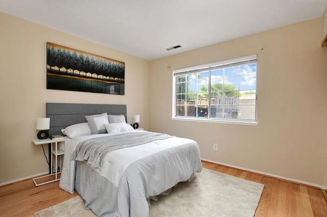 4409 Shannondale Drive, Antioch CA: https://media.crmls.org/mediaz/ff738b17-e170-4749-bc00-8d12dcb21573.jpg