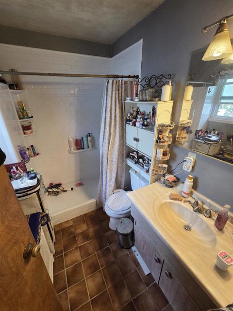 1361 California Street, Imperial Beach CA: https://media.crmls.org/mediaz/ff73d00b-2958-4409-b391-61412907e734.jpg