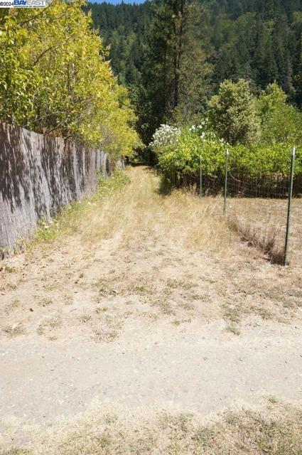 4271 State Hwy 299 Rd, Salyer CA: https://media.crmls.org/mediaz/ff7401cb-0006-4e5b-94a9-abb9abd4e8f7.jpg