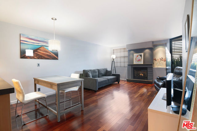 740 N Kings Road, West Hollywood CA: https://media.crmls.org/mediaz/ff748371-bdc9-4d45-a286-a749da7761ac.jpg