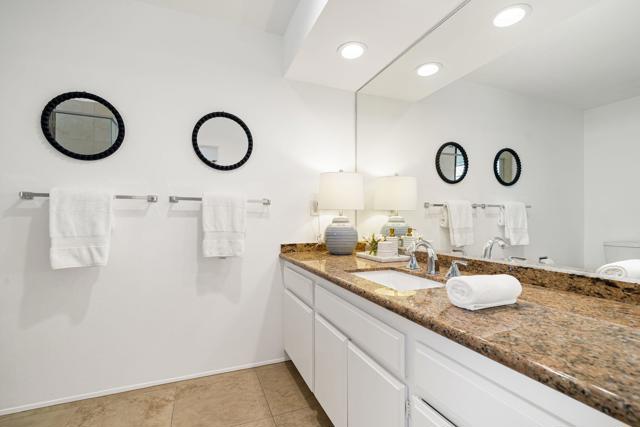 9 Rutgers Court, Rancho Mirage CA: https://media.crmls.org/mediaz/ff74f830-a620-4a50-9953-40ca28efaac5.jpg