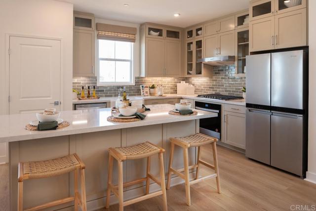 Detail Gallery Image 4 of 21 For 512 Avenida Centro #114,  Chula Vista,  CA 91910 - 3 Beds | 2/2 Baths