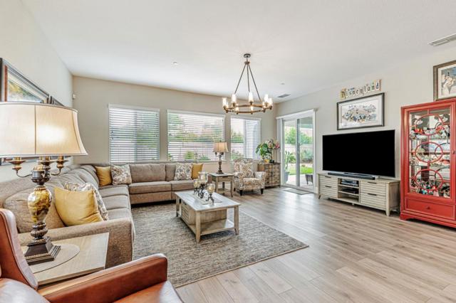 7832 Cobblestone Court, Gilroy CA: https://media.crmls.org/mediaz/ff7538dd-14cd-4bd6-8d10-7ef2c280c285.jpg