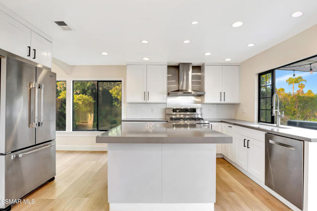 3118 Big Sky Drive, Thousand Oaks CA: https://media.crmls.org/mediaz/ff7542e7-9504-417d-9073-2944bc6e773d.jpg