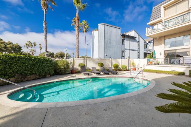 420 Esplanade, Redondo Beach, California 90277, 2 Bedrooms Bedrooms, ,2 BathroomsBathrooms,Residential,For Sale,Esplanade,ML82036336