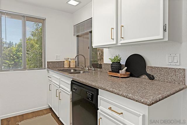 5350 Baltimore Dr, La Mesa CA: https://media.crmls.org/mediaz/ff75777d-0098-46f0-b91b-9475d8a62aa3.jpg