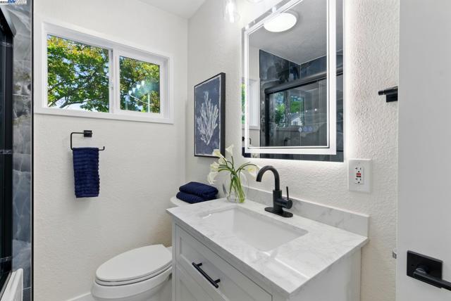 19157 Parsons Ave, Castro Valley CA: https://media.crmls.org/mediaz/ff75ea2a-1071-46ec-935c-dcfece1f5d10.jpg