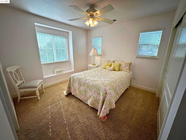 1327 Remington Ct, Tracy CA: https://media.crmls.org/mediaz/ff769958-e02d-4af8-89dc-72d083cb8eda.jpg