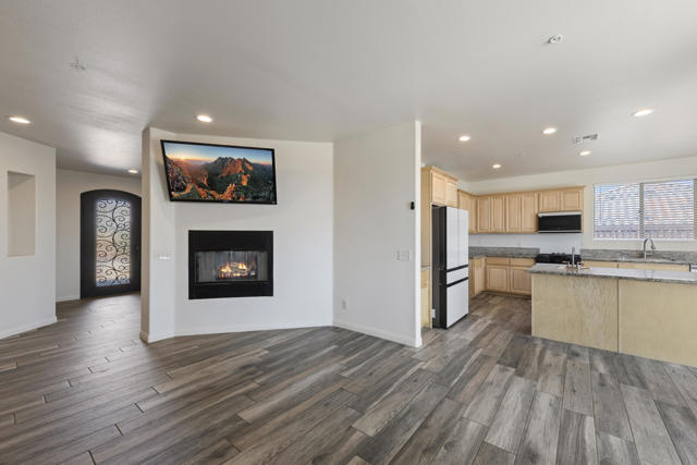 8680 Monument View Drive, Yucca Valley CA: https://media.crmls.org/mediaz/ff76d048-7c4f-4074-8be6-b8cf475838ed.jpg