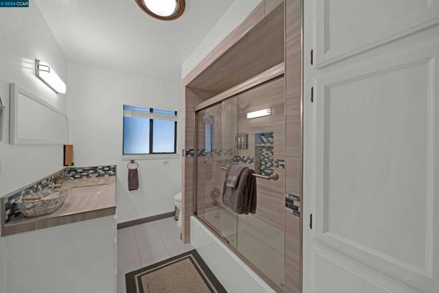 Image 28 of 60 For 1324 Alves Dr