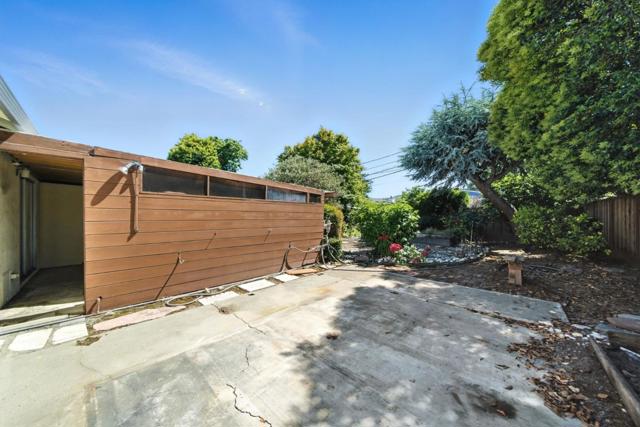 3920 Oneill Drive, San Mateo CA: https://media.crmls.org/mediaz/ff77518f-129d-4131-b772-4bfc2588056c.jpg