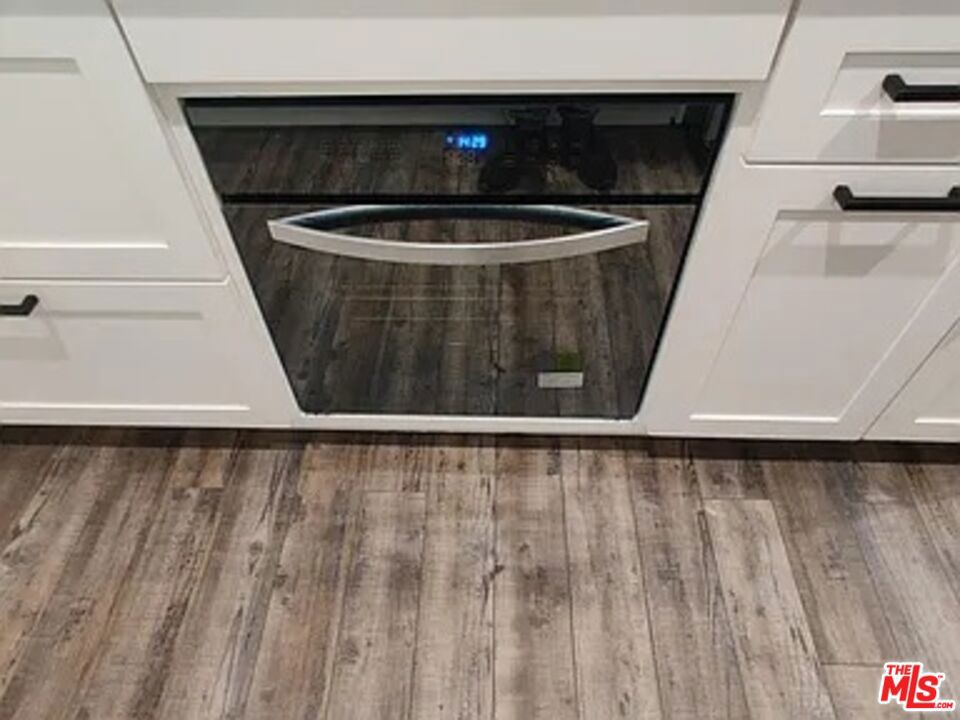 https://media.crmls.org/mediaz/ff77812d-97a7-4e6d-8b78-4917bd075668.jpg?preset=X-Large