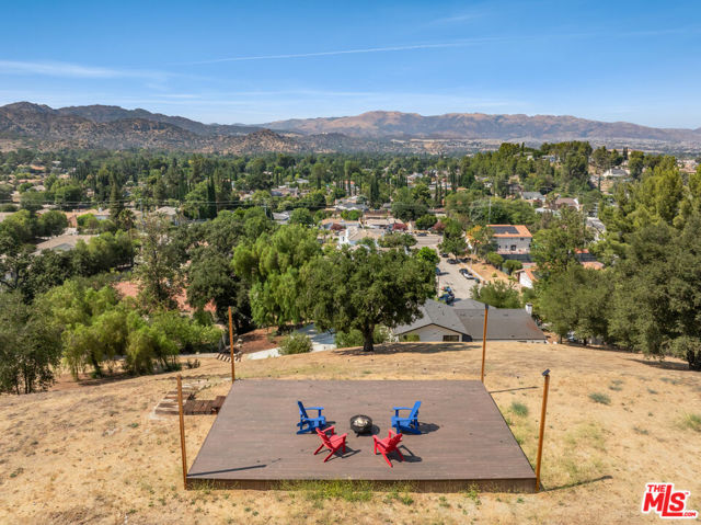 9425 Gierson Avenue, Chatsworth CA: https://media.crmls.org/mediaz/ff77c941-8f6d-4c5a-bc02-7049bcb1d20e.jpg