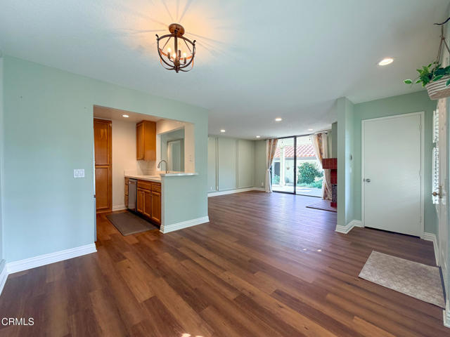 Detail Gallery Image 8 of 41 For 2262 Martinique Ln, Oxnard,  CA 93035 - 2 Beds | 2 Baths