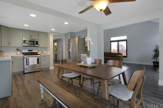 1216 Woodview Drive, Oceanside CA: https://media.crmls.org/mediaz/ff77f123-47ec-45e1-a46b-20652d50ae15.jpg