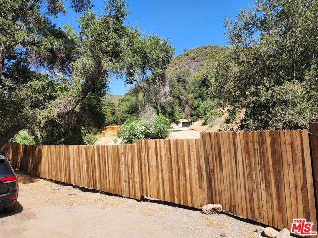 118 W Carlisle Road, Westlake Village CA: https://media.crmls.org/mediaz/ff782321-889b-476d-bf40-1e531842dbb3.jpg