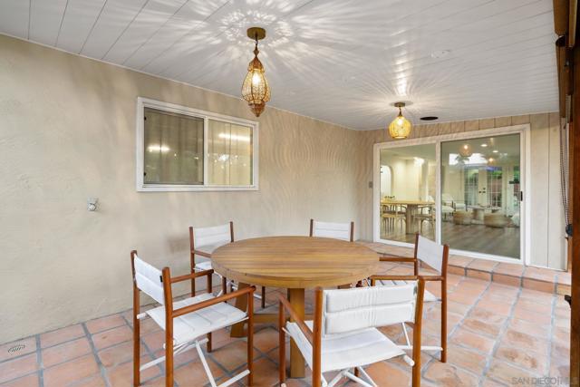 17268 Bernardo Oaks Dr, San Diego CA: https://media.crmls.org/mediaz/ff7848db-a7e0-408f-be84-5d6cff11bc47.jpg