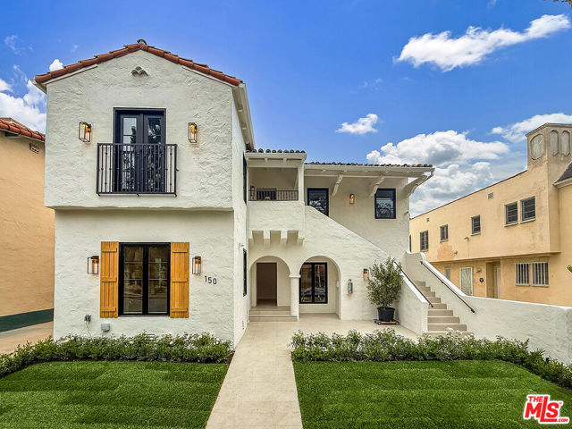 150 N Arnaz Drive, Beverly Hills CA: https://media.crmls.org/mediaz/ff787b3f-e981-4d01-a1a3-26f95d0d8fc7.jpg