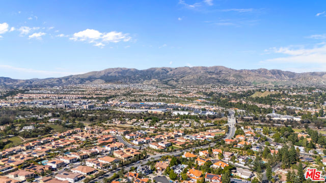 10801 Bothwell Road, Chatsworth CA: https://media.crmls.org/mediaz/ff7892bd-a0dc-44d6-949c-247fc88001b5.jpg
