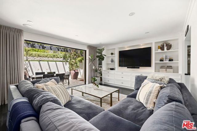 1472 N Kings Road, West Hollywood CA: https://media.crmls.org/mediaz/ff78d245-923b-41bf-abdf-fccebc7e2739.jpg
