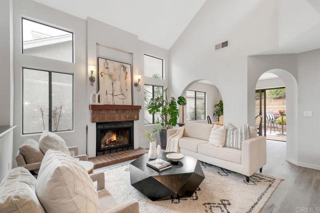 Detail Gallery Image 2 of 42 For 6866 Seaspray Ln, Carlsbad,  CA 92011 - 3 Beds | 2/1 Baths