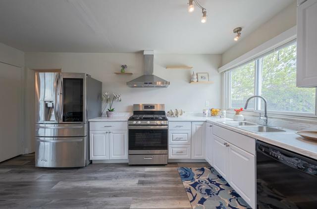 1676 Flores Street, Seaside CA: https://media.crmls.org/mediaz/ff7a3264-810c-48df-b047-dd35d5219115.jpg