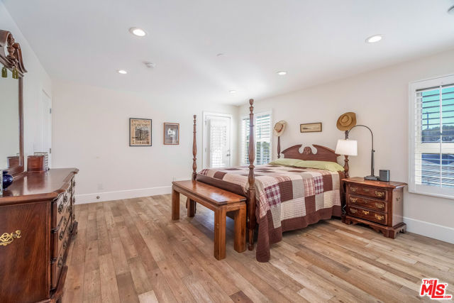 6411 W 85th Street, Los Angeles CA: https://media.crmls.org/mediaz/ff7a54a4-f0d8-4083-a1bf-6b8223e3f1cb.jpg