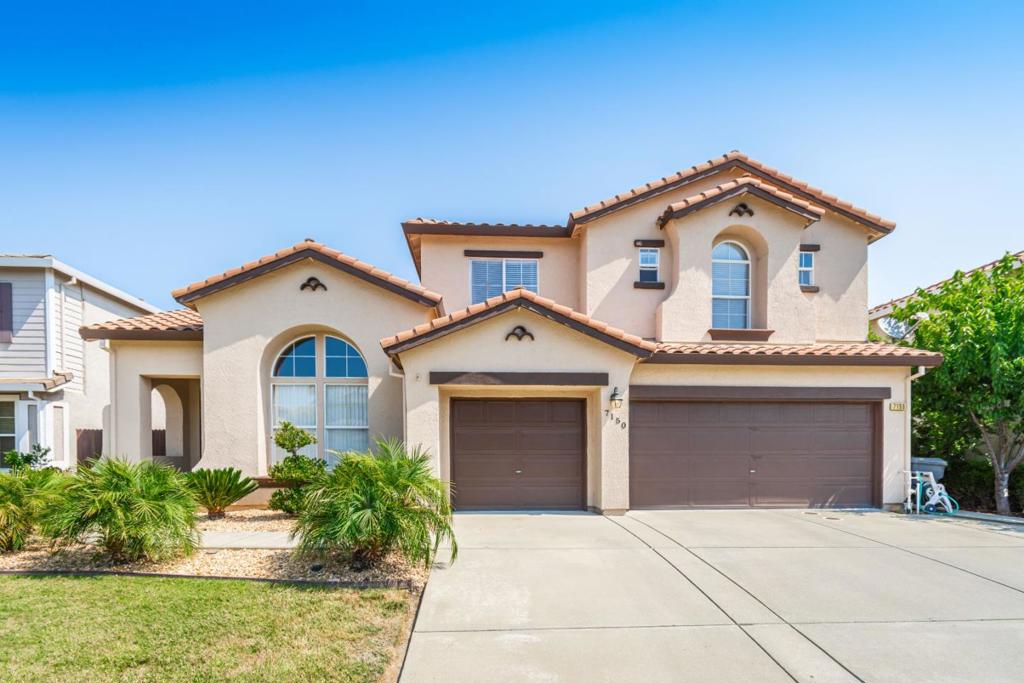 7150 Lyne Bay Drive
