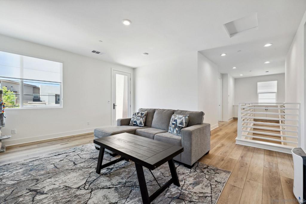 MLS #250035606SD img 44