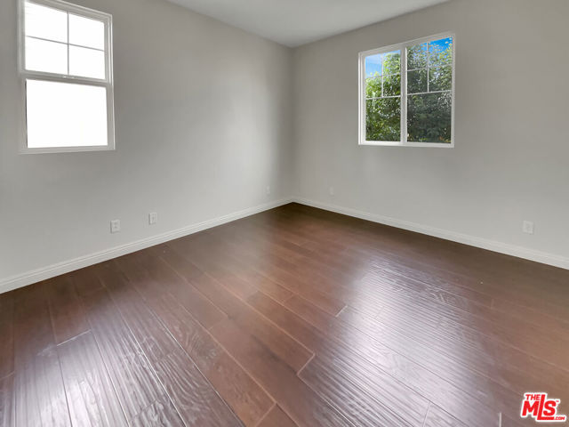 5692 Como Circle, Woodland Hills CA: https://media.crmls.org/mediaz/ff7ccf74-be64-4274-92b2-275b834c91fb.jpg