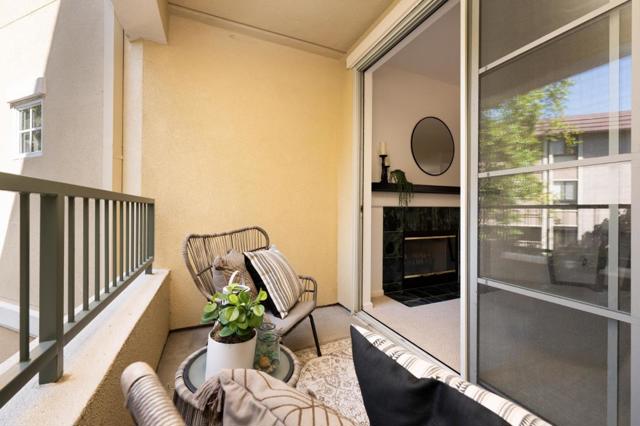 111 Saint Matthews Avenue, San Mateo CA: https://media.crmls.org/mediaz/ff7d577c-a979-4b3b-817b-6a362dbc982e.jpg