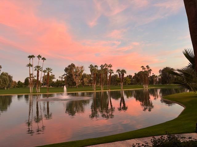 910 Island Drive, Rancho Mirage CA: https://media.crmls.org/mediaz/ff7d78e5-43b5-4793-b6db-cdcfecb6a4dd.jpg