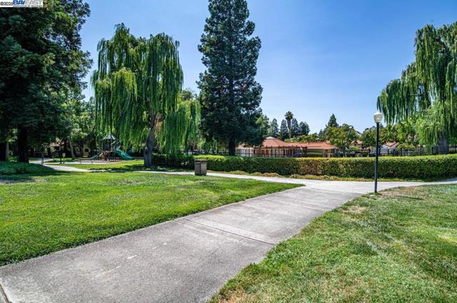 4667 Laurie Cmn, Livermore CA: https://media.crmls.org/mediaz/ff7eafbb-40e2-4d5a-a73d-60d1ae22bd1a.jpg