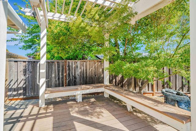 9694 Ashby way, San Ramon CA: https://media.crmls.org/mediaz/ff7ee47a-817d-48a9-9fdc-2fadab4a9741.jpg