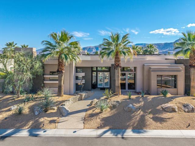 8 Ledgestone Lane, Rancho Mirage CA: https://media.crmls.org/mediaz/ff7f3a35-3d77-4d11-8882-22dbc5c8c64c.jpg