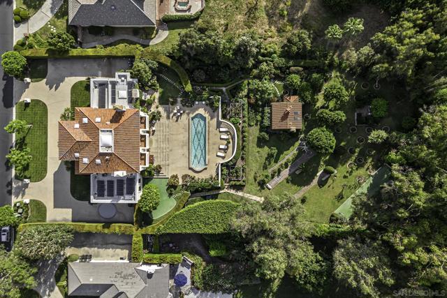 16730 Via De Los Rosales, Rancho Santa Fe, California 92067, 5 Bedrooms Bedrooms, ,5 BathroomsBathrooms,Single Family Residence,For Sale,Via De Los Rosales,240019084SD