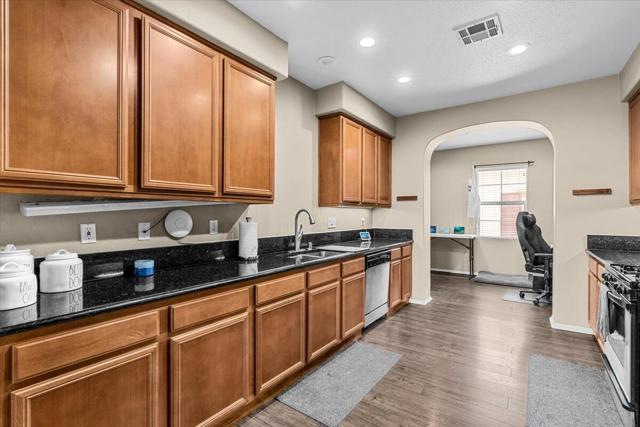 118 Paseo Bravo, Palm Desert CA: https://media.crmls.org/mediaz/ff7f99c2-5328-4654-9dbc-5931cce2cb5f.jpg