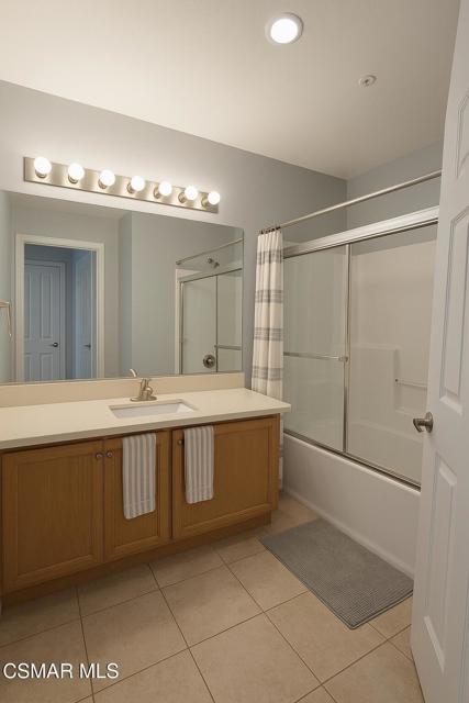1212 Nautical Way, Oxnard CA: https://media.crmls.org/mediaz/ff809f23-2c20-4f78-a8a2-4f55b283a82c.jpg