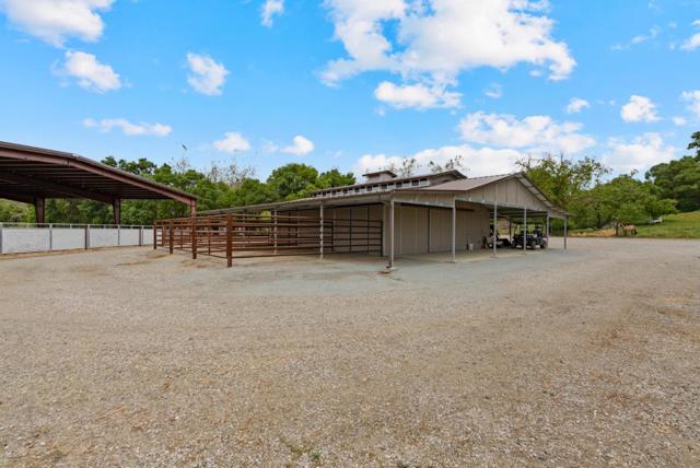 804 Comstock Road, Hollister CA: https://media.crmls.org/mediaz/ff814556-39e4-4ea6-bca7-14b3465082d7.jpg