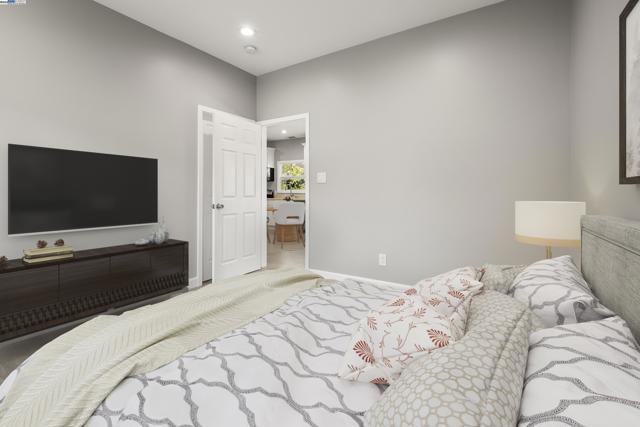 193 W Macarthur Blvd, Oakland CA: https://media.crmls.org/mediaz/ff821df3-7cf5-4310-a98c-c874351954a3.jpg