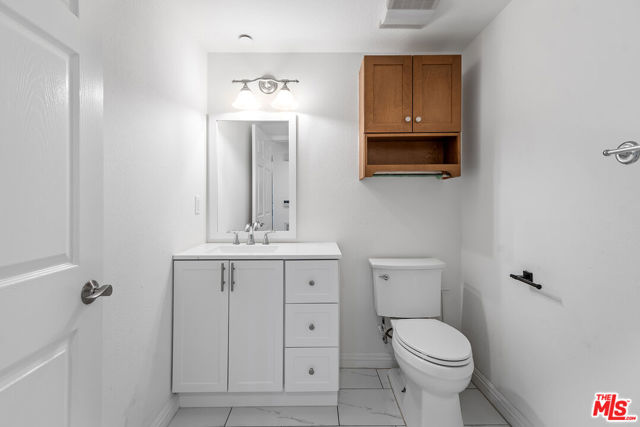 5831 Seawalk Drive, Playa Vista CA: https://media.crmls.org/mediaz/ff826c7e-dda9-468e-a4b9-ecf5052de0c1.jpg
